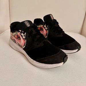 Nike Star Runner Vintage Floral Sneakers